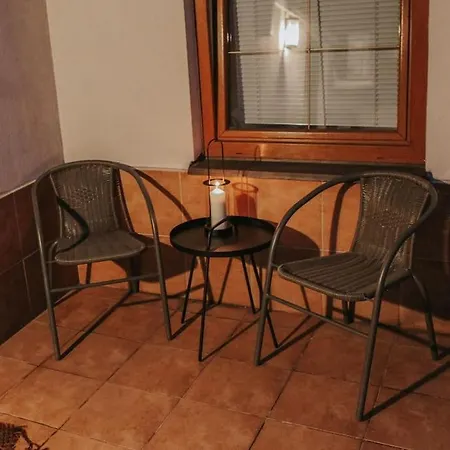 Cozy In The Heart Of The Historic Apartmán